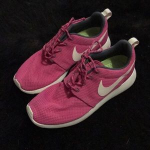 Purple Nike Rosche